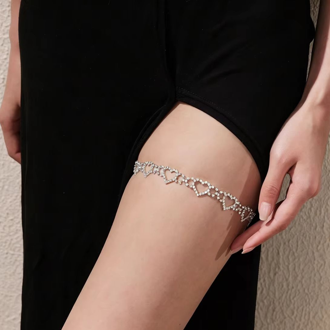 Łańcuszek na nogę z serduszkie – Body Jewelry Leg Chain recenzja i cena